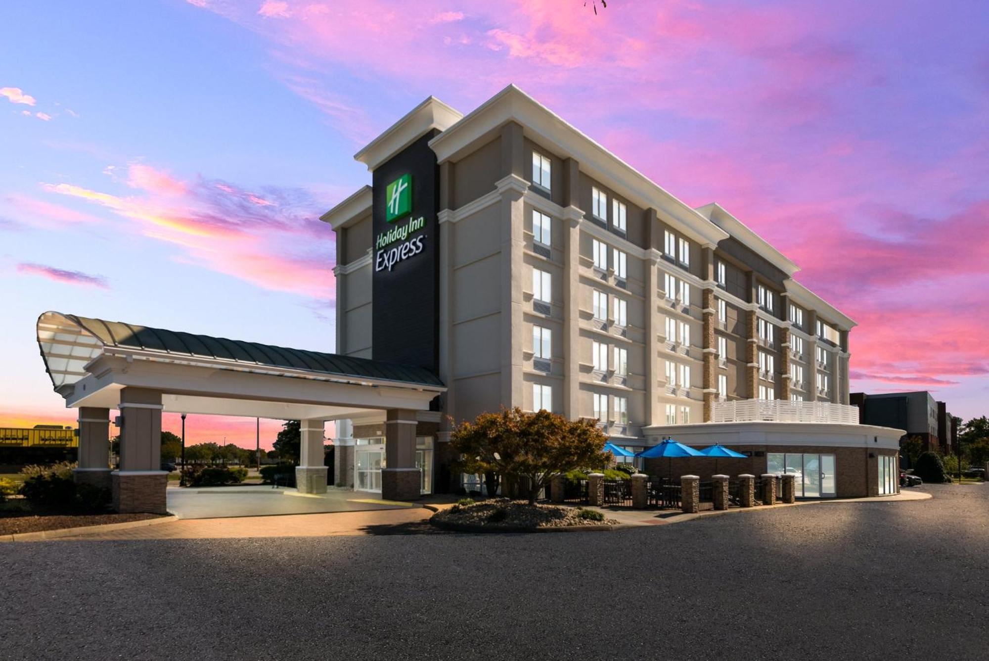Holiday Inn Express Hotels- Hampton By Ihg Bagian luar foto