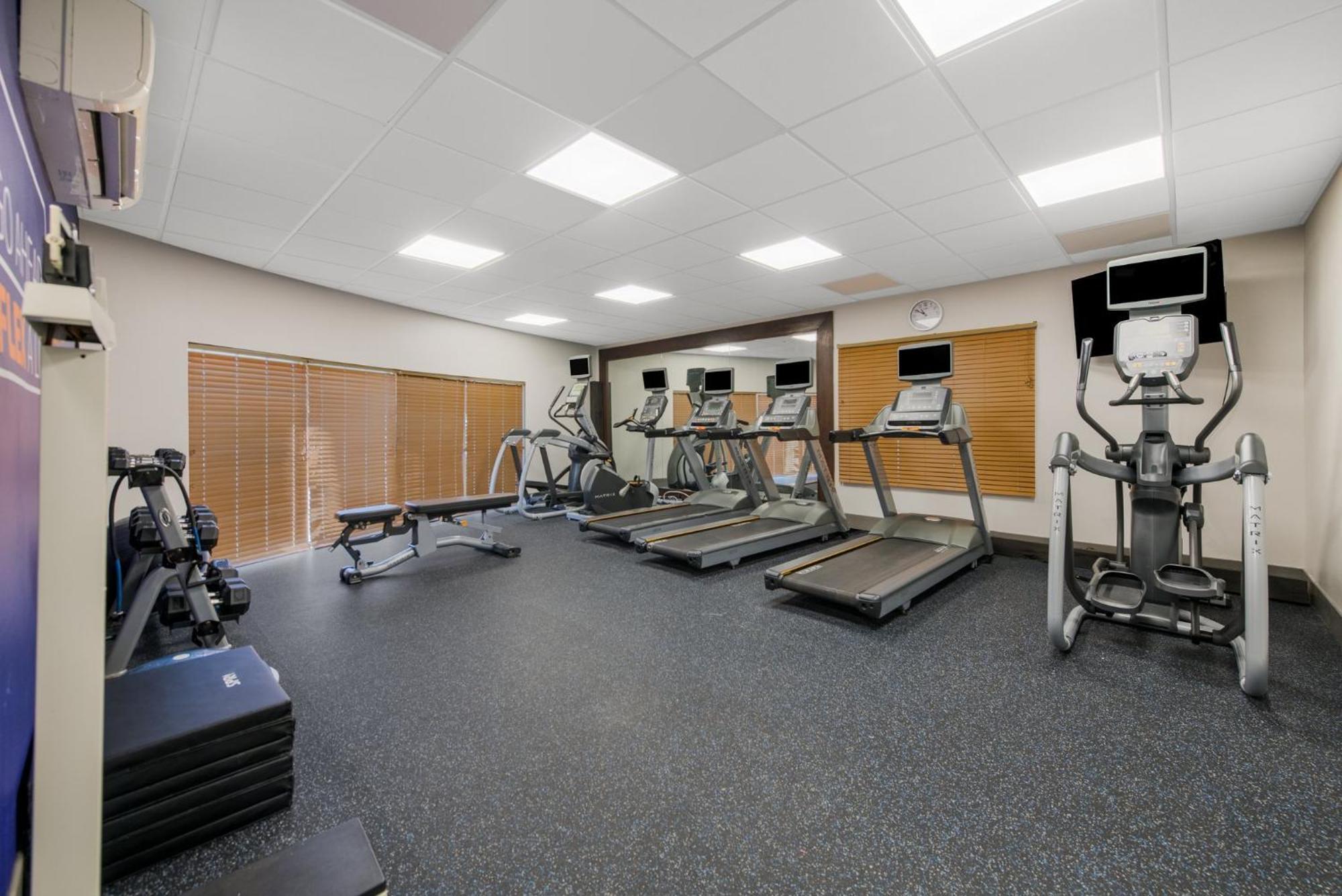 Holiday Inn Express Hotels- Hampton By Ihg Bagian luar foto