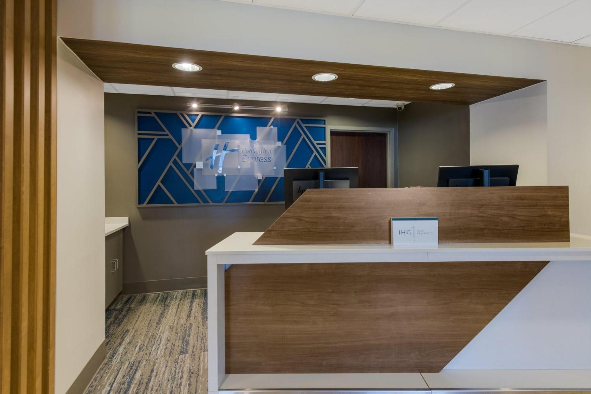 Holiday Inn Express Hotels- Hampton By Ihg Bagian luar foto