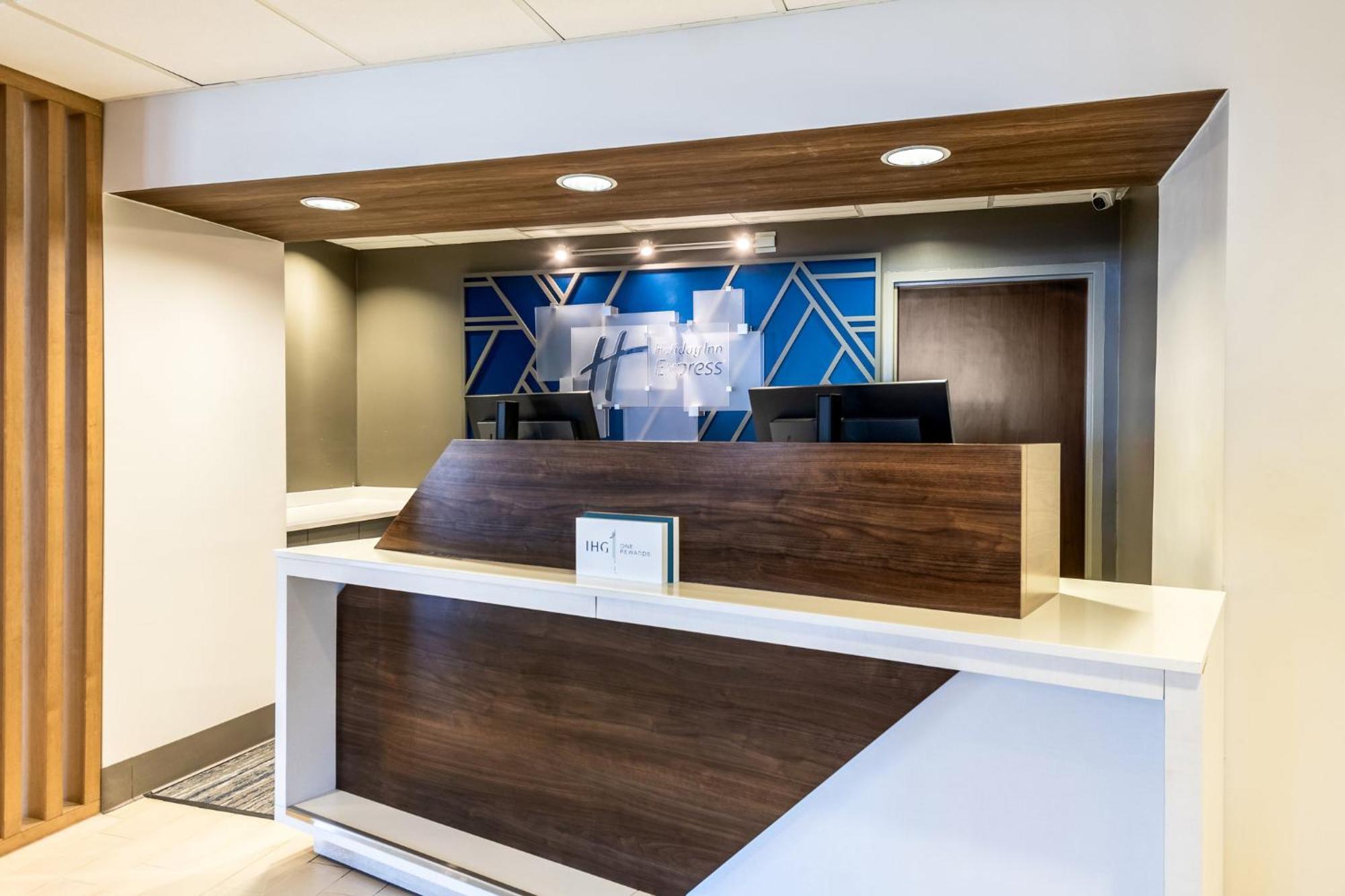 Holiday Inn Express Hotels- Hampton By Ihg Bagian luar foto