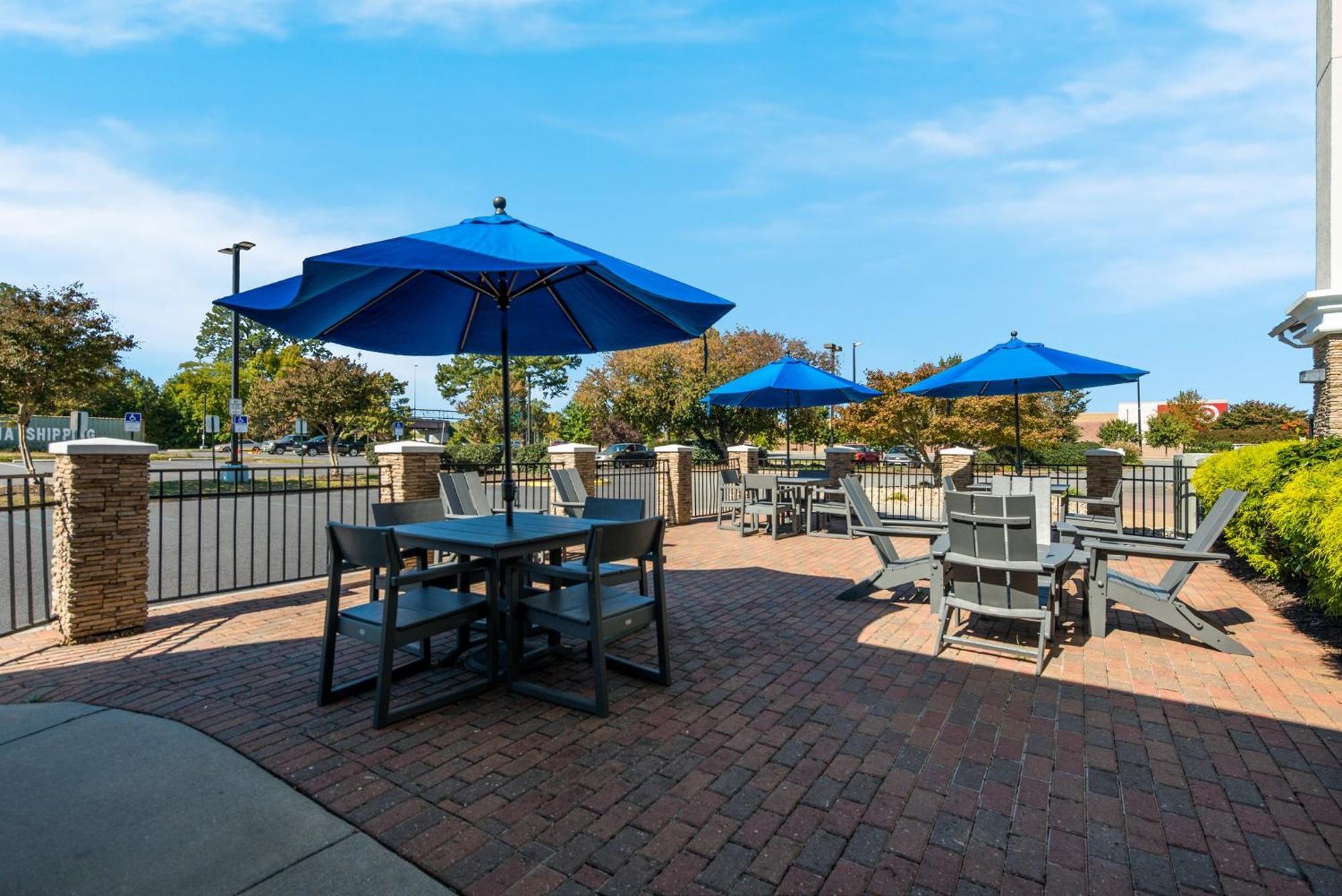 Holiday Inn Express Hotels- Hampton By Ihg Bagian luar foto