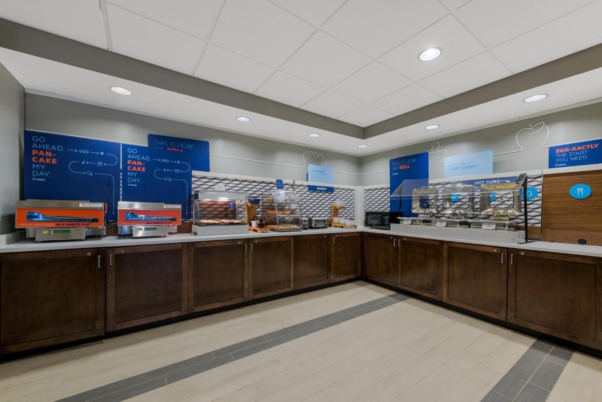 Holiday Inn Express Hotels- Hampton By Ihg Bagian luar foto
