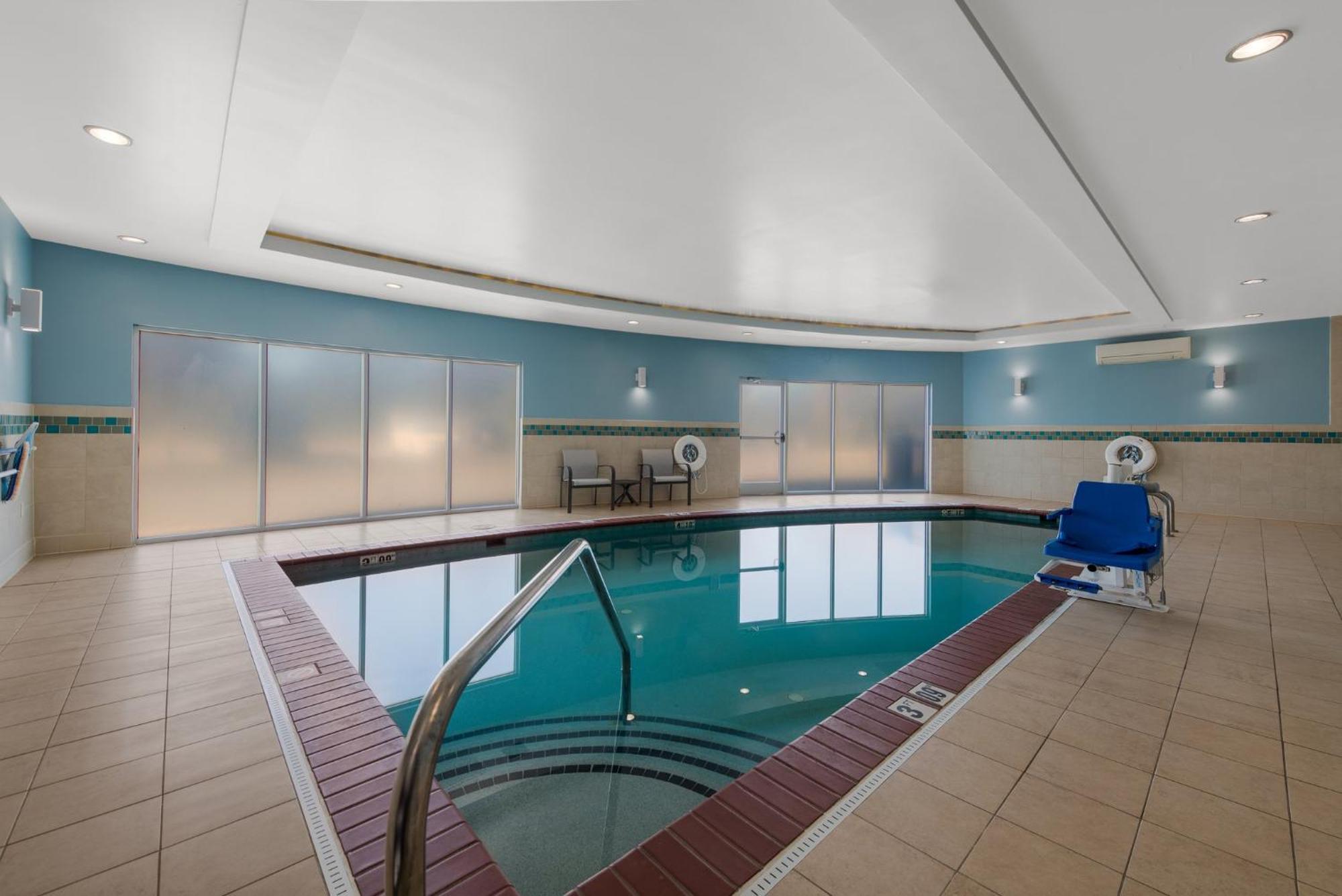 Holiday Inn Express Hotels- Hampton By Ihg Bagian luar foto