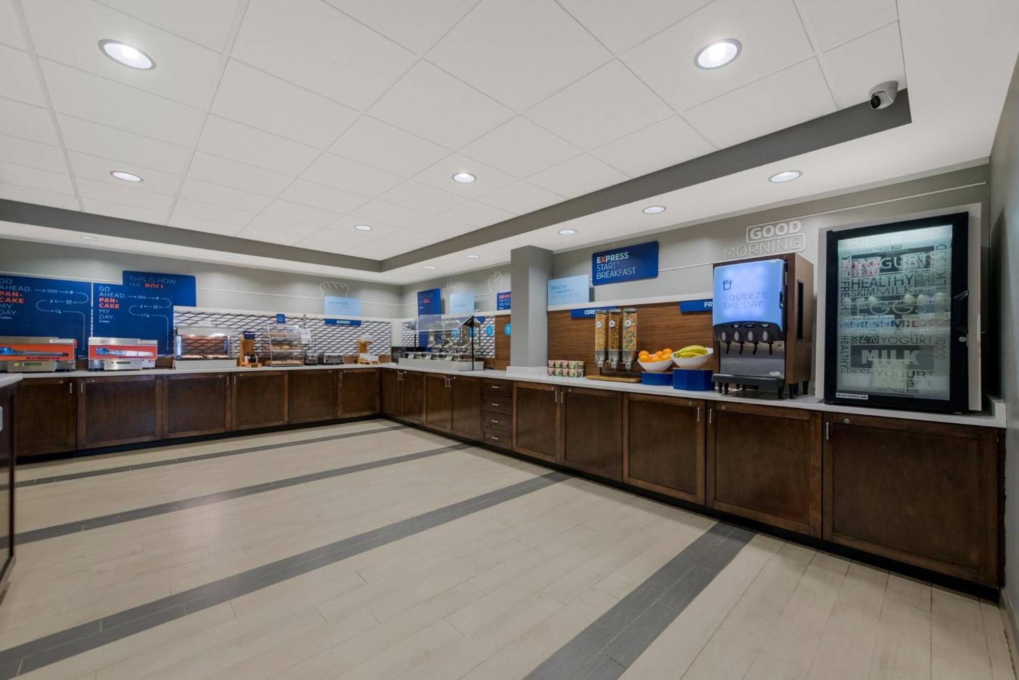 Holiday Inn Express Hotels- Hampton By Ihg Bagian luar foto