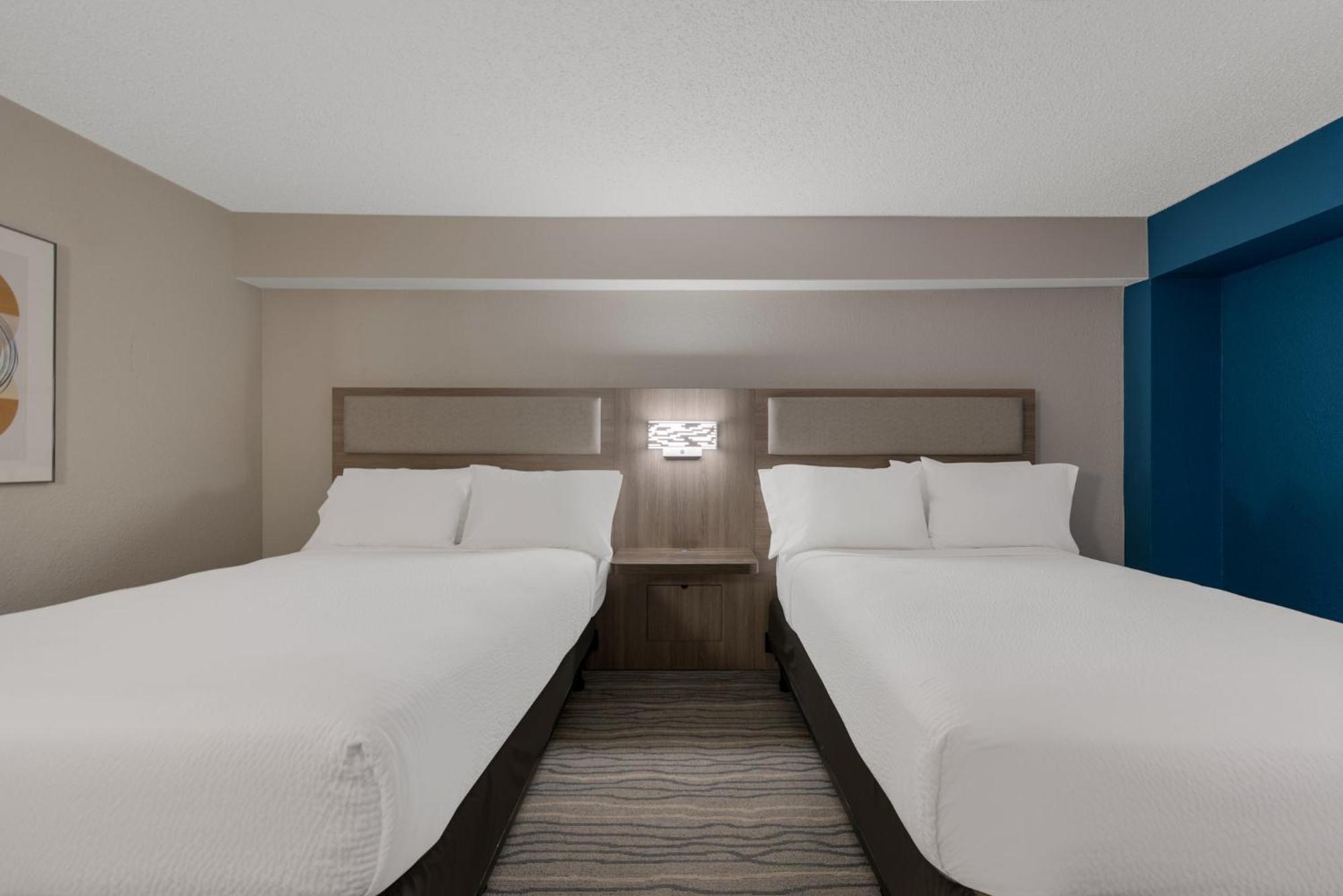 Holiday Inn Express Hotels- Hampton By Ihg Bagian luar foto